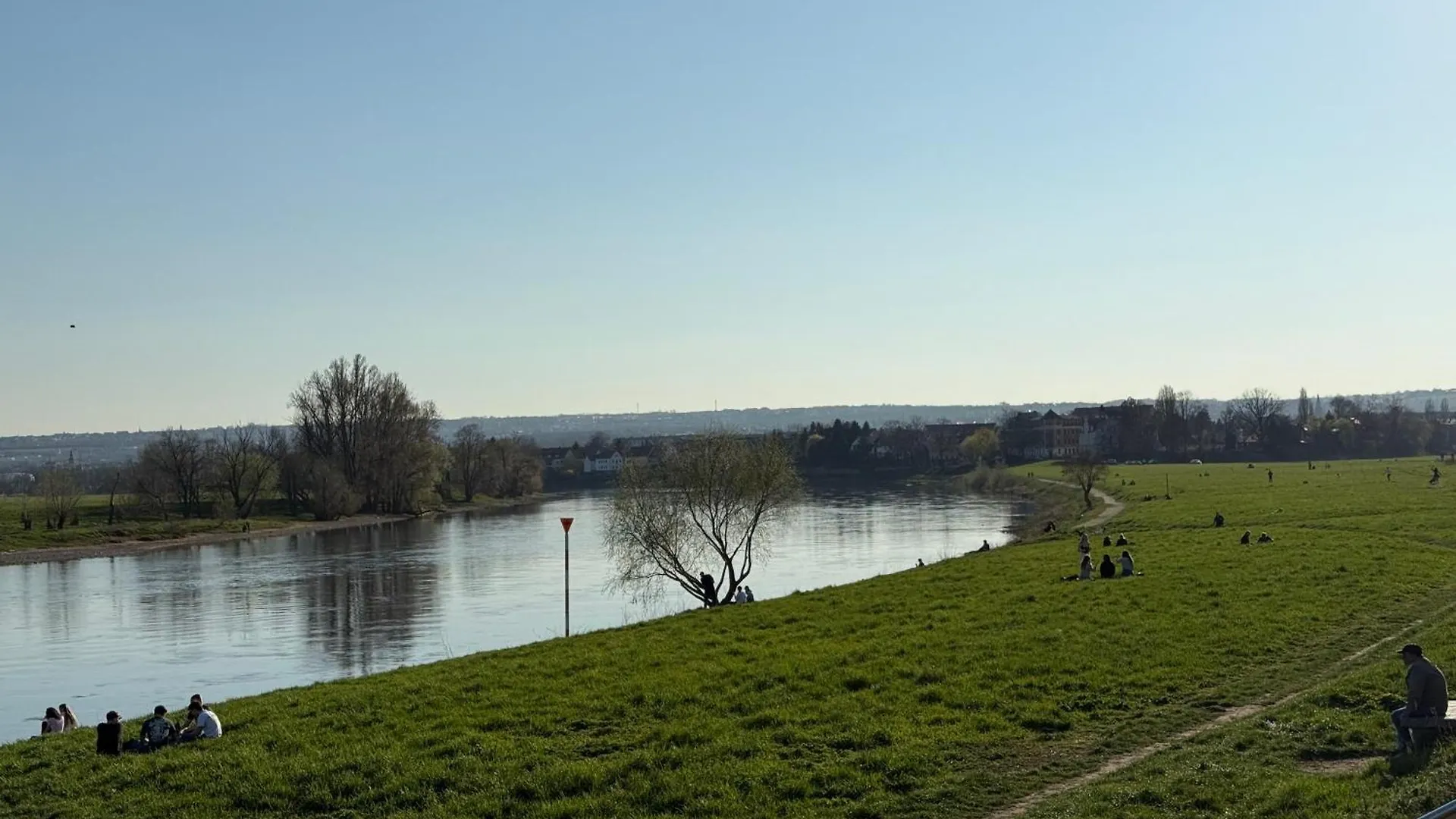 Homestay City View Apartment - Breakfast - Netflix - Free Shuttle Dresden