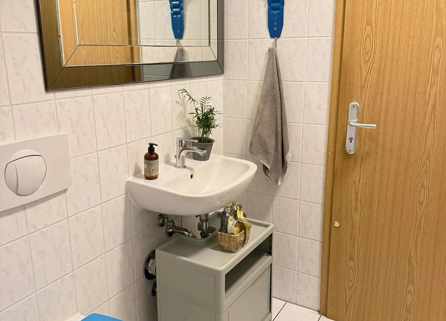 City View Apartment - Breakfast - Netflix - Free Shuttle Dresden Homestay